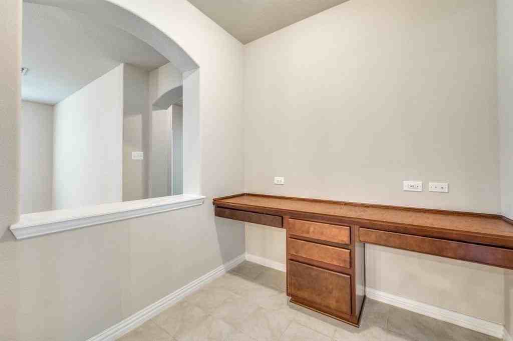 2028 Barx Dr - Photo 6 of 25