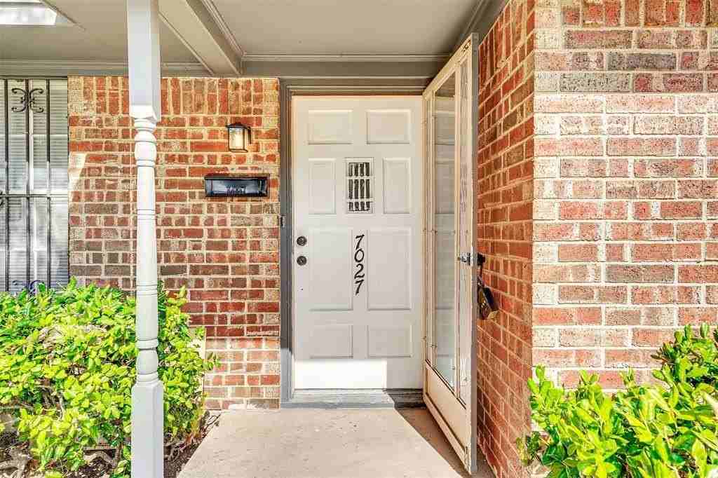 7027 Hunnicut Rd - Photo 5 of 15