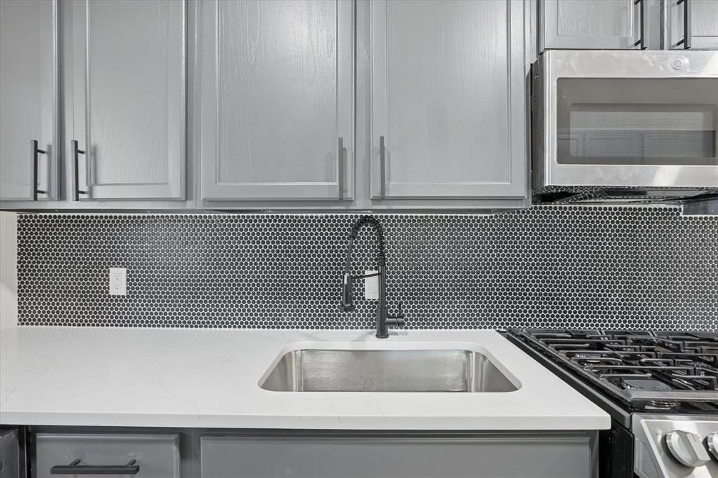 1626 Crest Ridge Dr - Photo 3 of 33