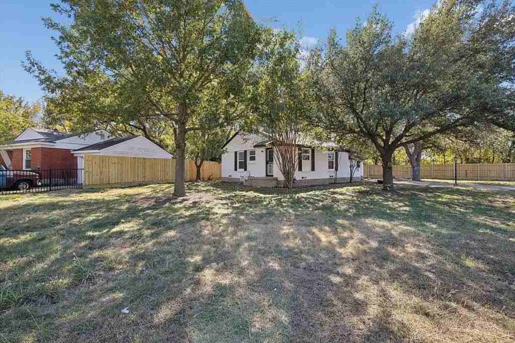 1626 Crest Ridge Dr - Photo 6 of 33