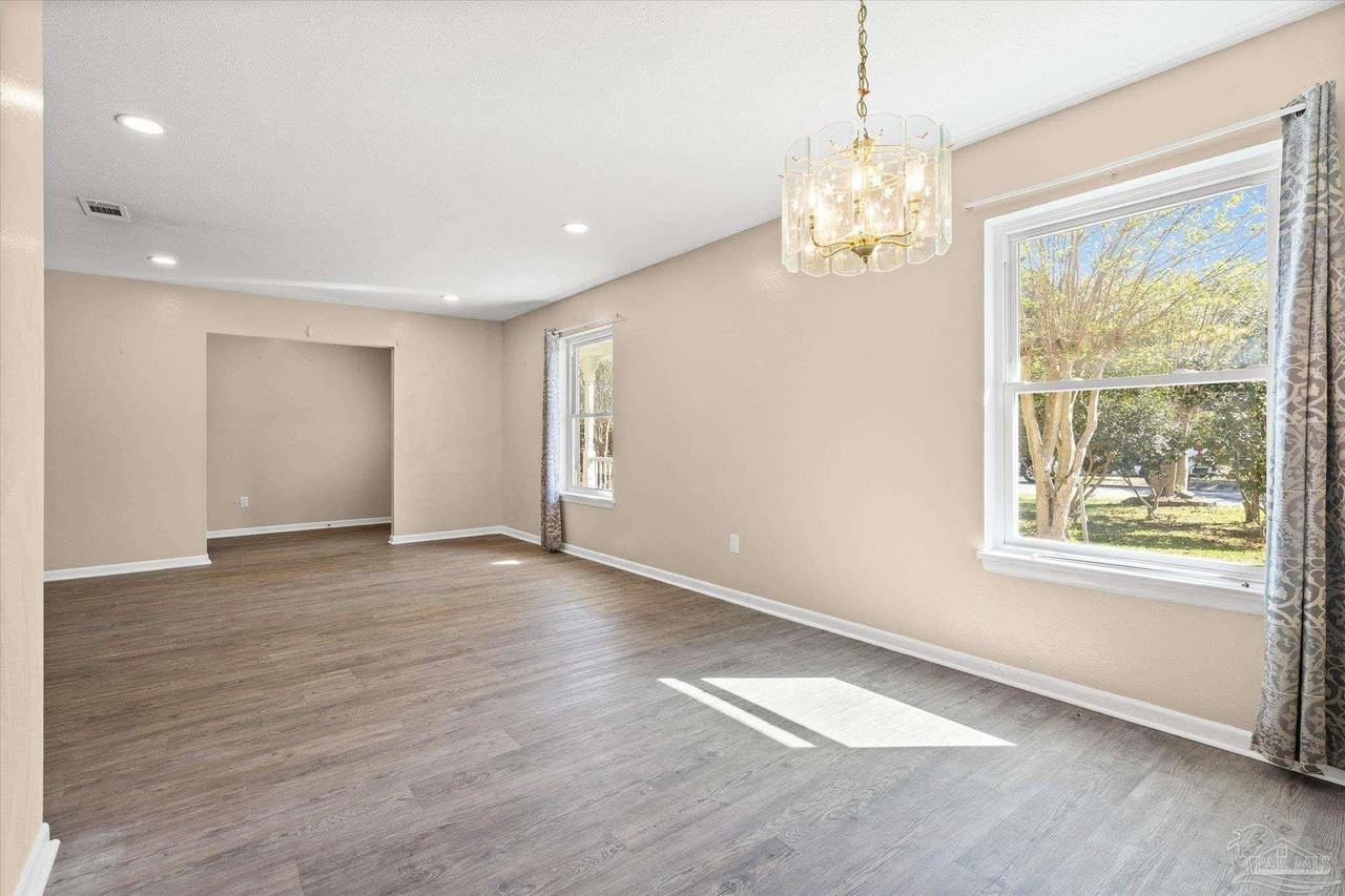 8229 Ridgefield Rd - Photo 4 of 30