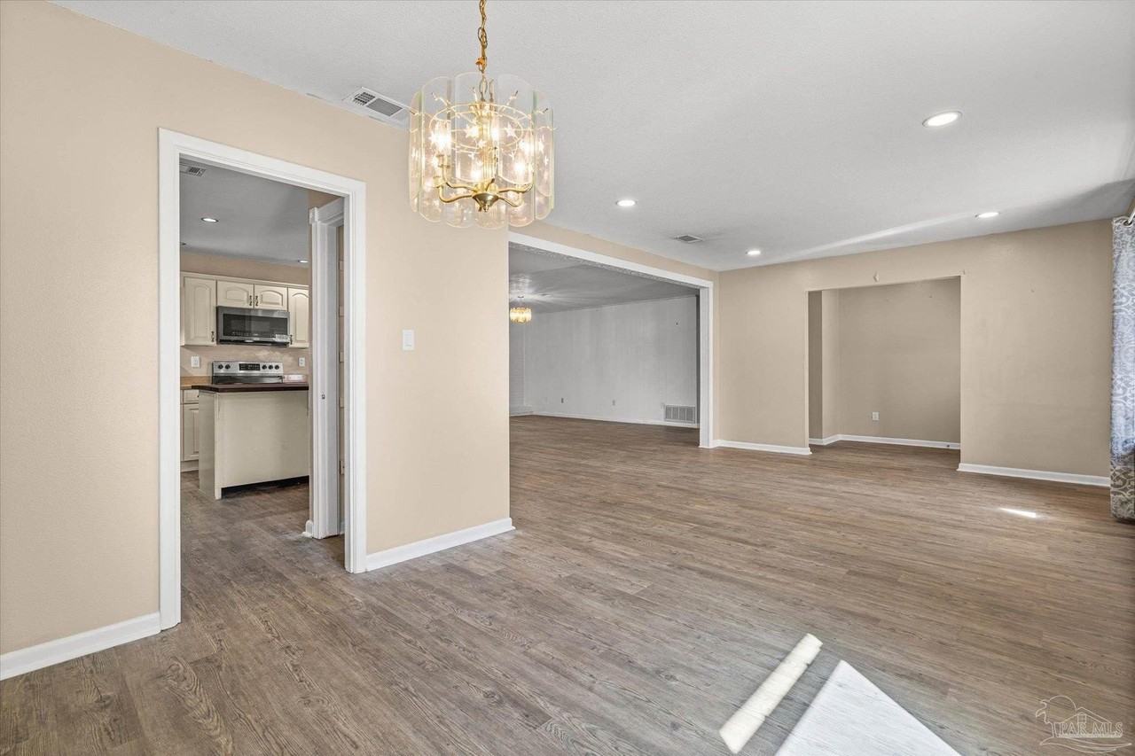 8229 Ridgefield Rd - Photo 5 of 30