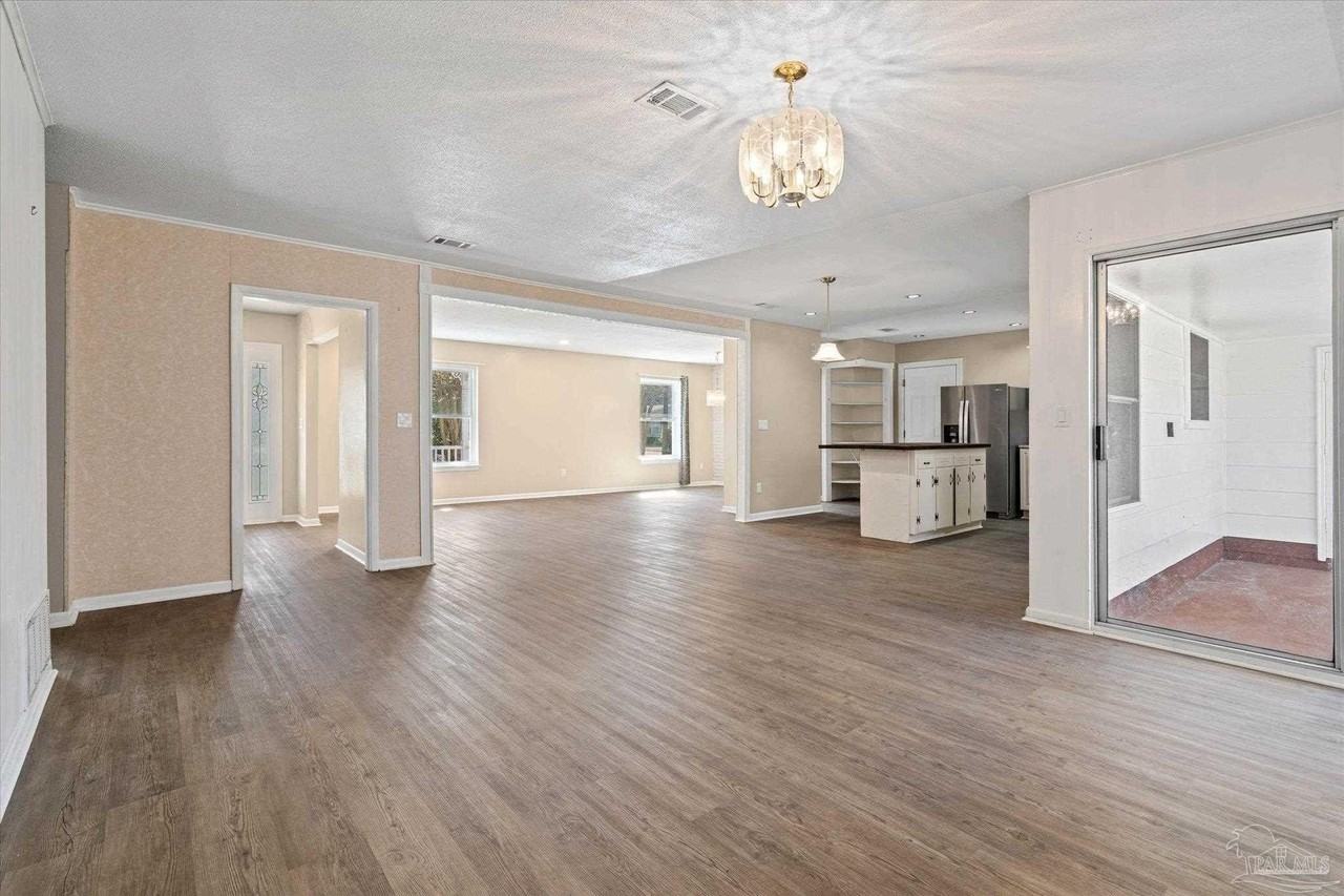 8229 Ridgefield Rd - Photo 7 of 30