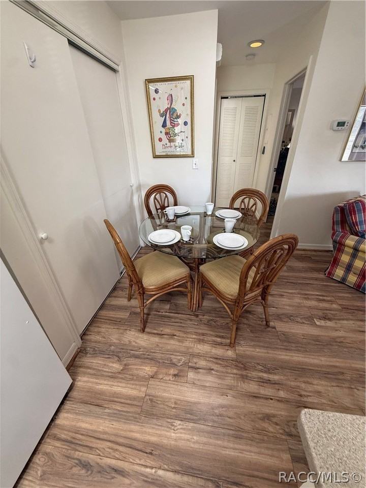 955 Se Mayo Dr - Photo 6 of 17