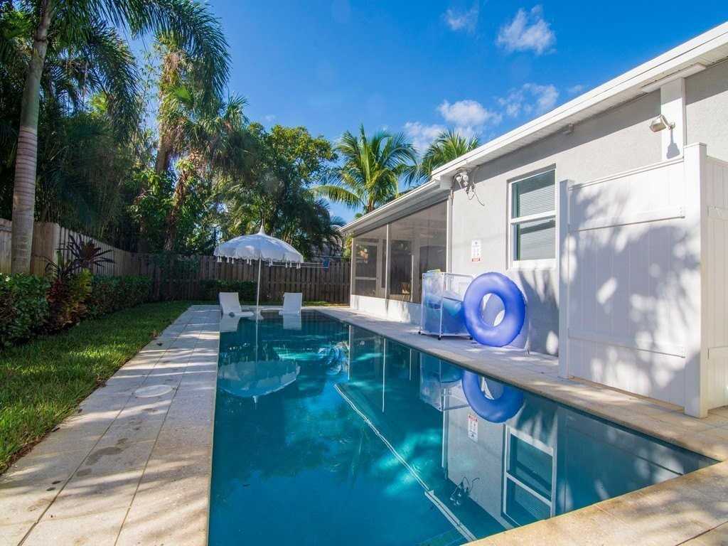 786 Dahlia Ln - Photo 2 of 36