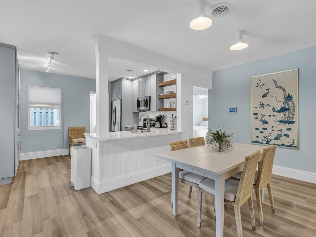 786 Dahlia Ln - Photo 3 of 36