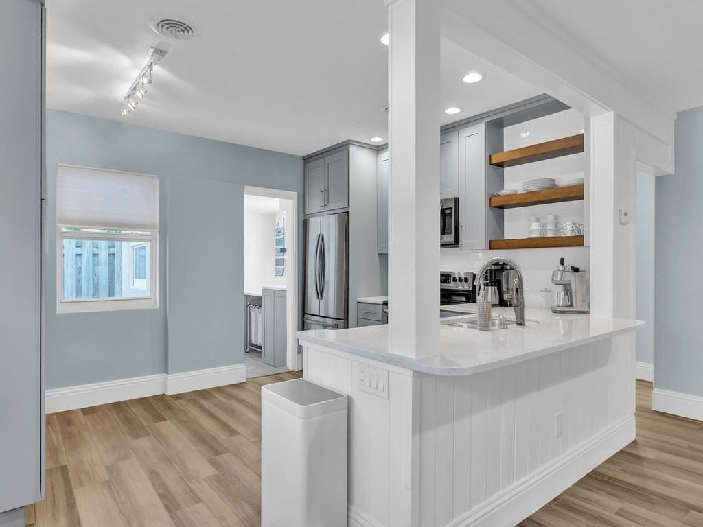 786 Dahlia Ln - Photo 5 of 36