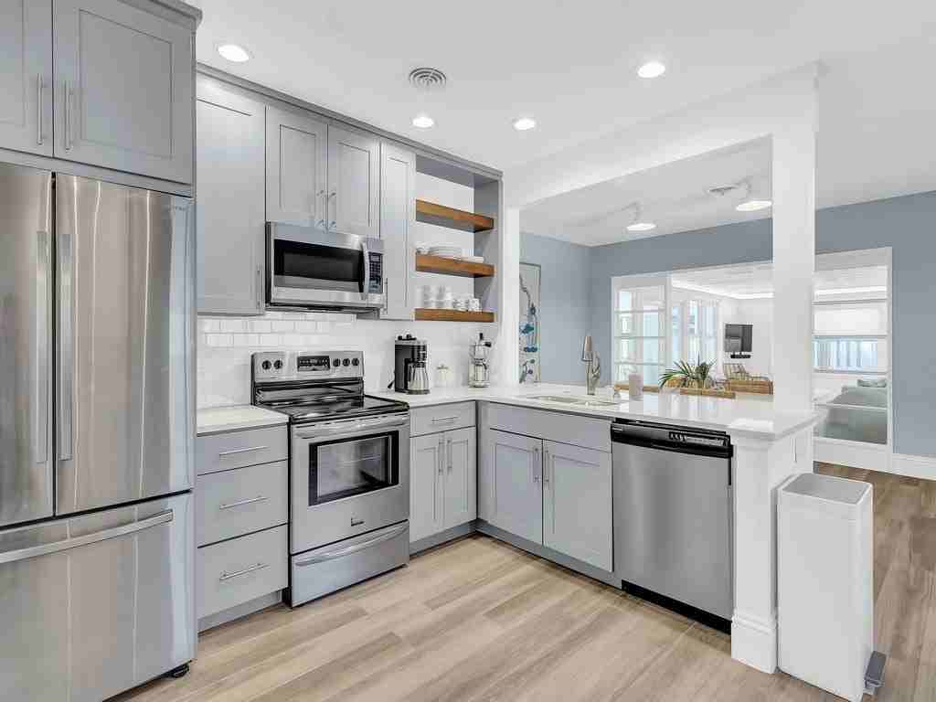 786 Dahlia Ln - Photo 6 of 36