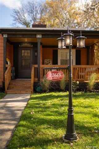 22618 Brookdale St - Photo 3 of 50