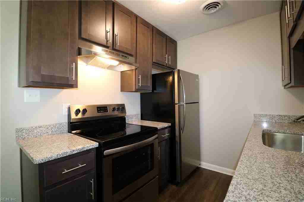 389 Terrace Ave #104 - Photo 5 of 20