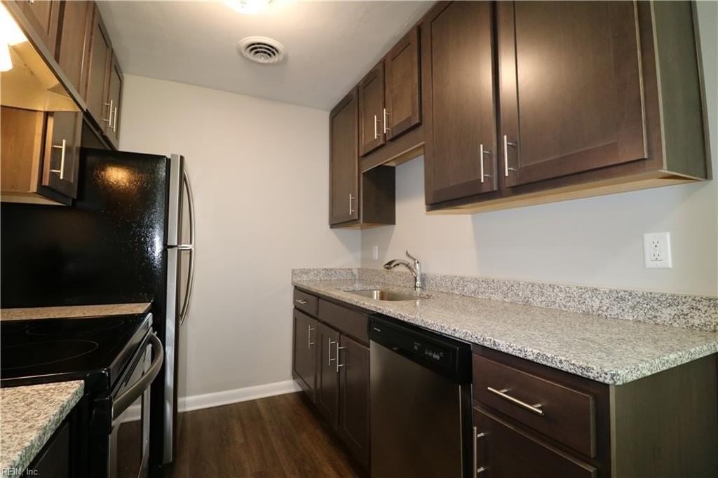 389 Terrace Ave #104 - Photo 7 of 20