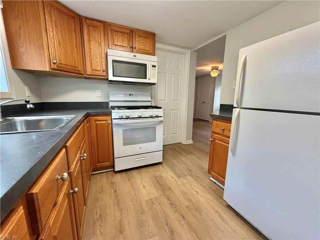 2110 Pretty Lake Ave - Photo 4 of 9