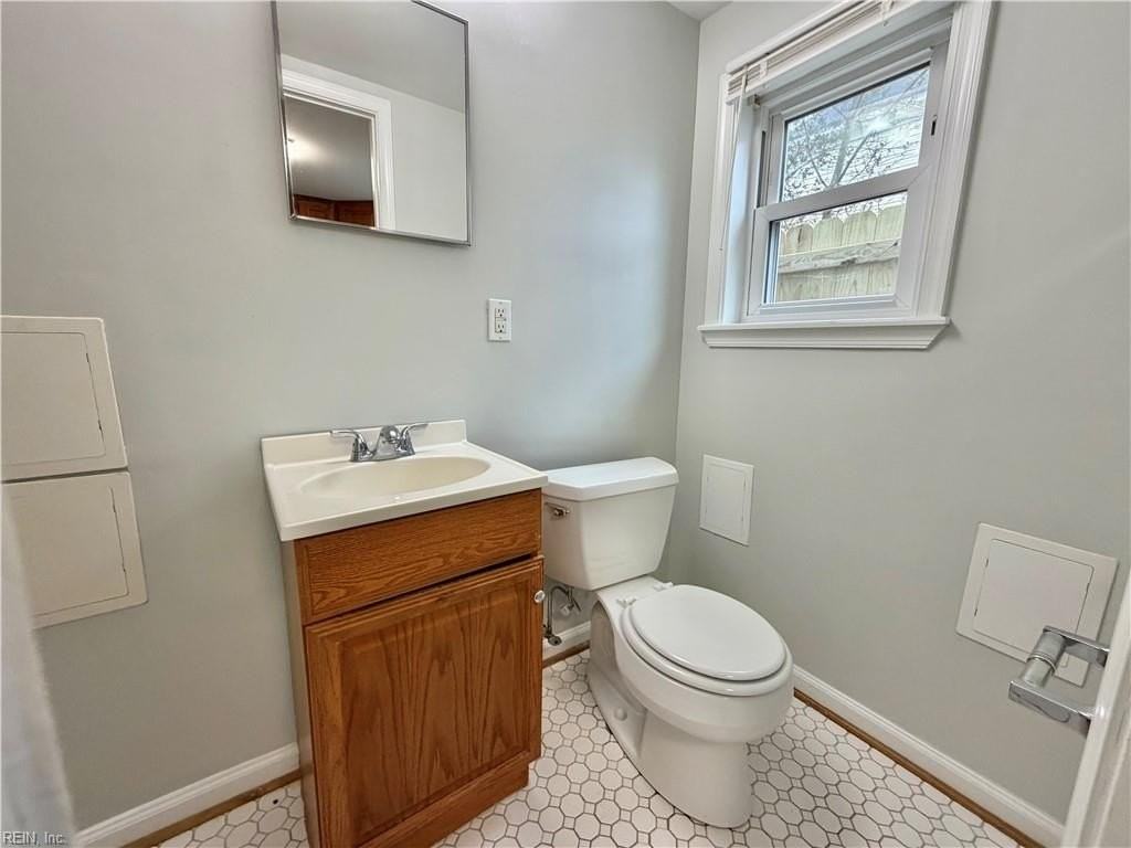 2110 Pretty Lake Ave - Photo 7 of 9