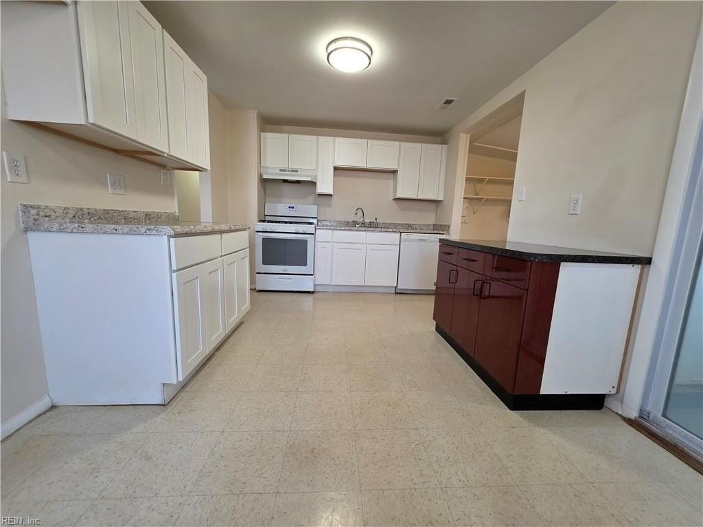 2000 Neville Cir - Photo 5 of 15