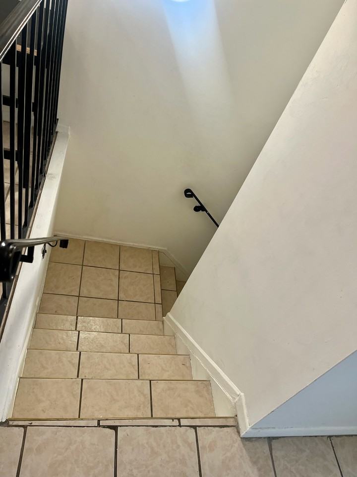 72 Menahan St #2 - Photo 2 of 20