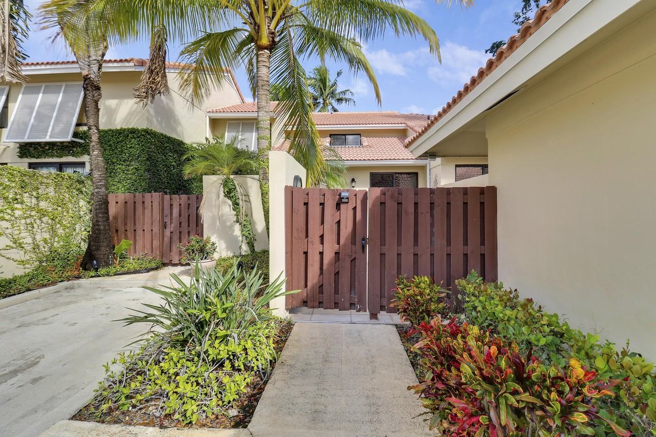 204 Old Meadow Way - Photo 3 of 44