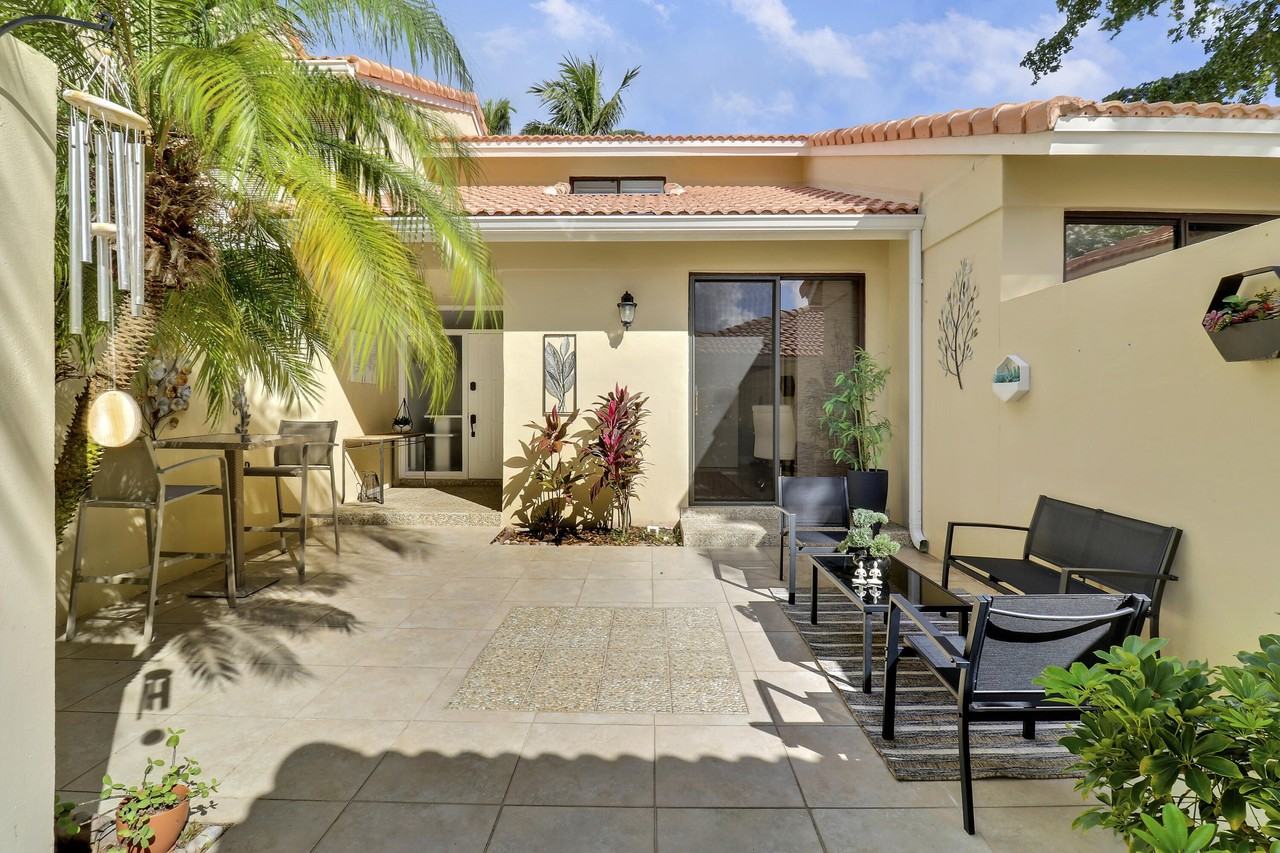 204 Old Meadow Way - Photo 5 of 44