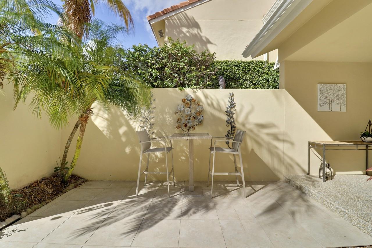 204 Old Meadow Way - Photo 6 of 44