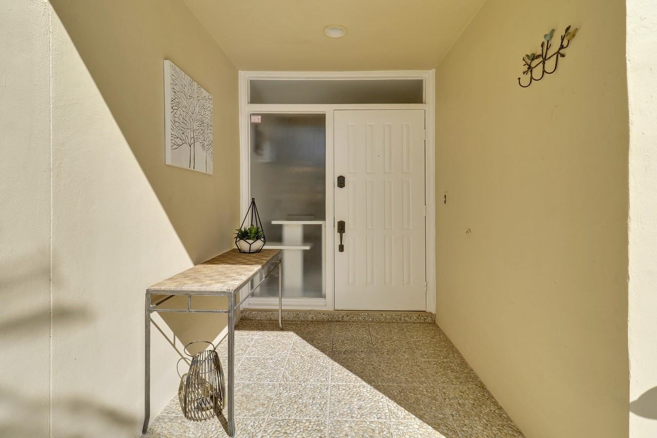 204 Old Meadow Way - Photo 7 of 44