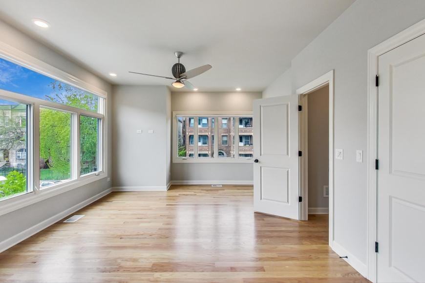 6115 S University Ave - Photo 6 of 10