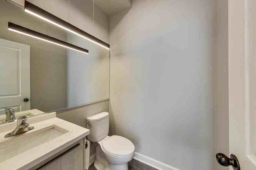 6117 S University Ave - Photo 2 of 10