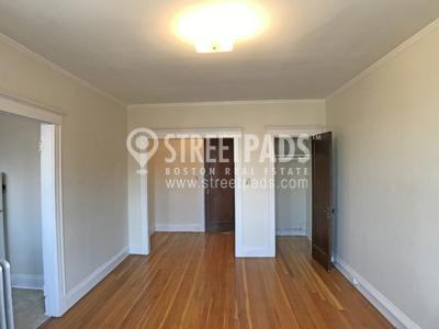 1719 Washington St - Photo 2 of 10