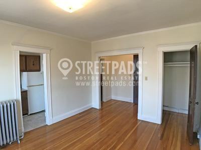 1719 Washington St - Photo 3 of 10