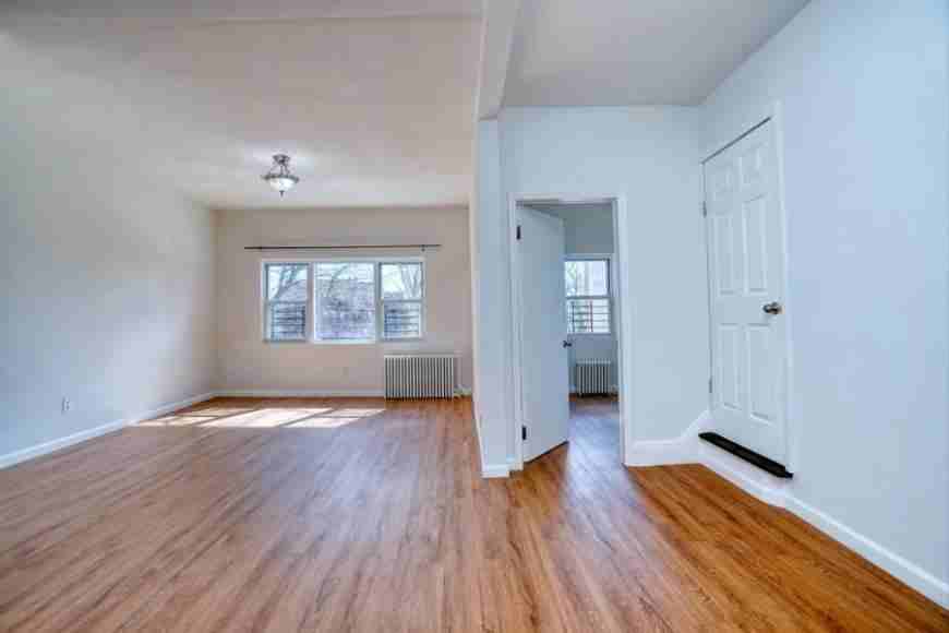 6039 Maspeth Ave - Photo 3 of 10