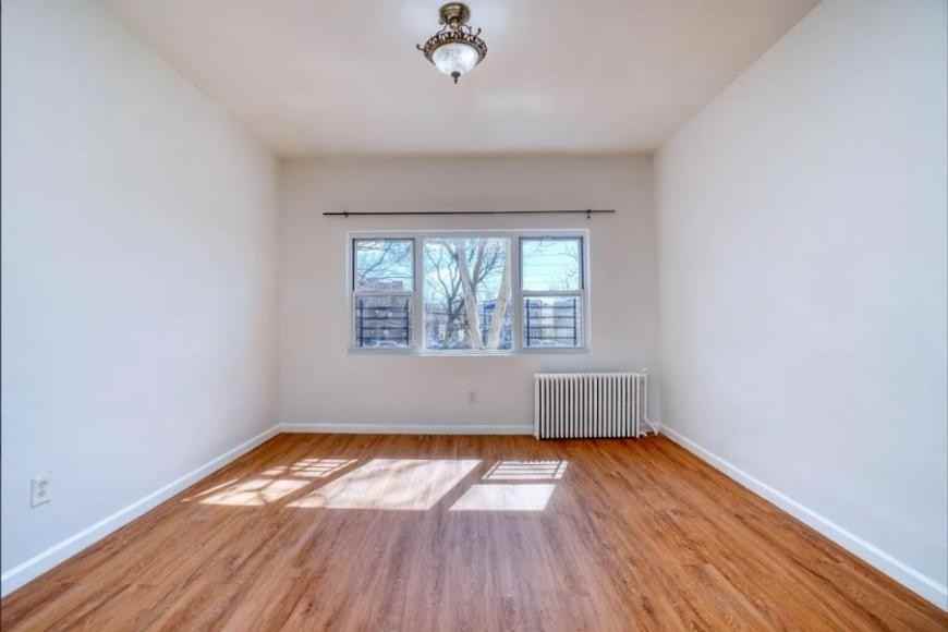 6039 Maspeth Ave - Photo 4 of 10