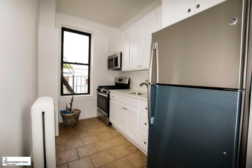 246 Prospect Park W - Photo 4 of 7