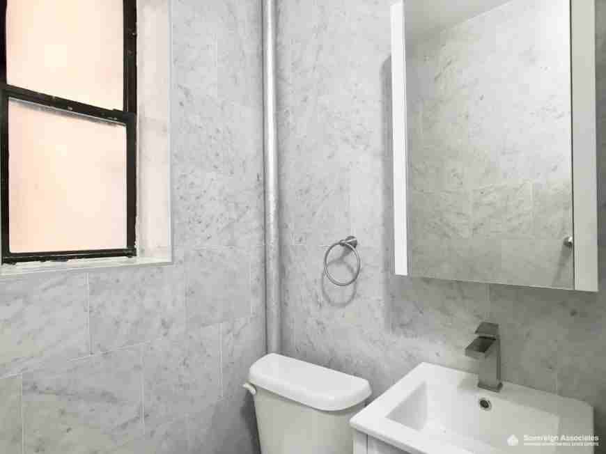 666 Saint Nicholas Ave - Photo 3 of 10