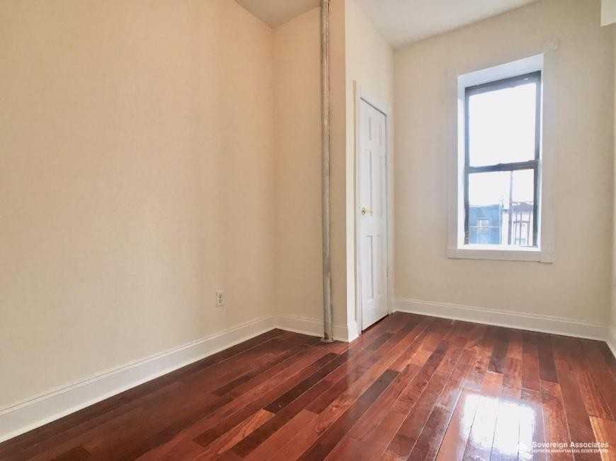 666 Saint Nicholas Ave - Photo 7 of 10