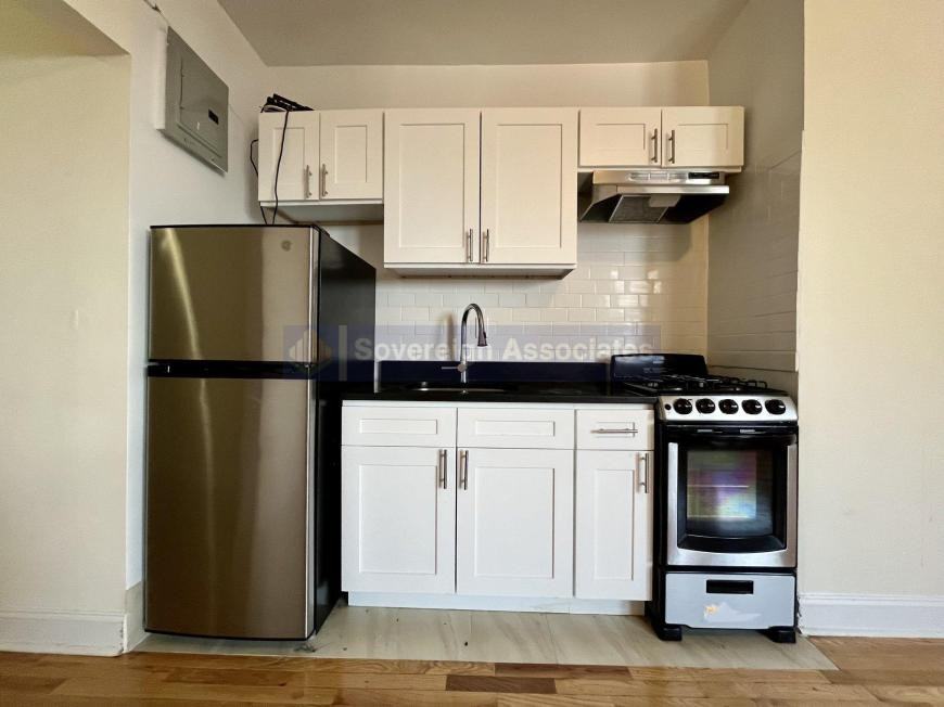 614 W 152nd St - Photo 3 of 6