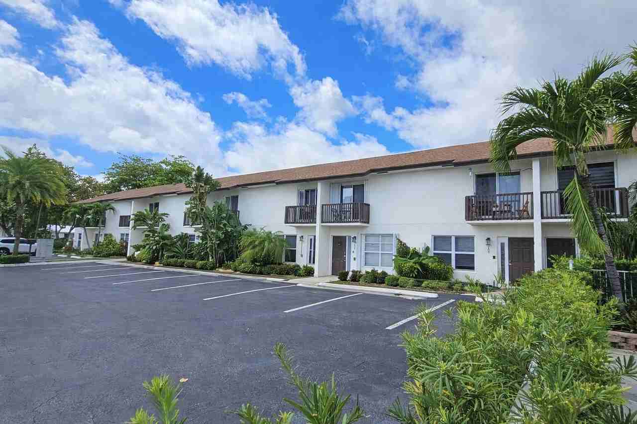 1917 Ne 3rd St Apt 109 - Photo 3 of 20