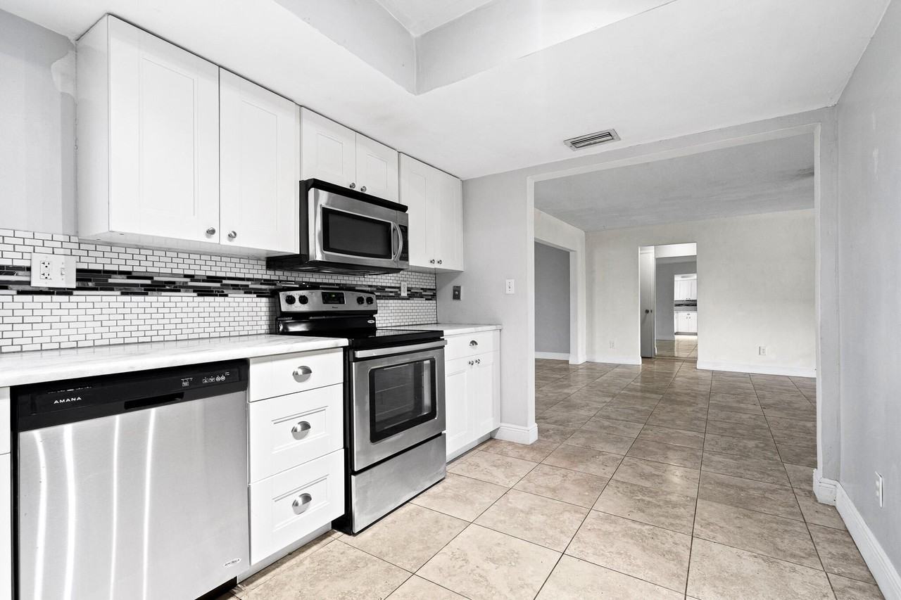 111 Nw 31st St - Photo 5 of 20