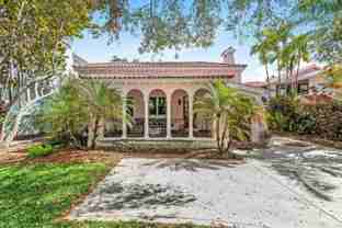 217 Se Coconut Ave - Photo 1 of 1