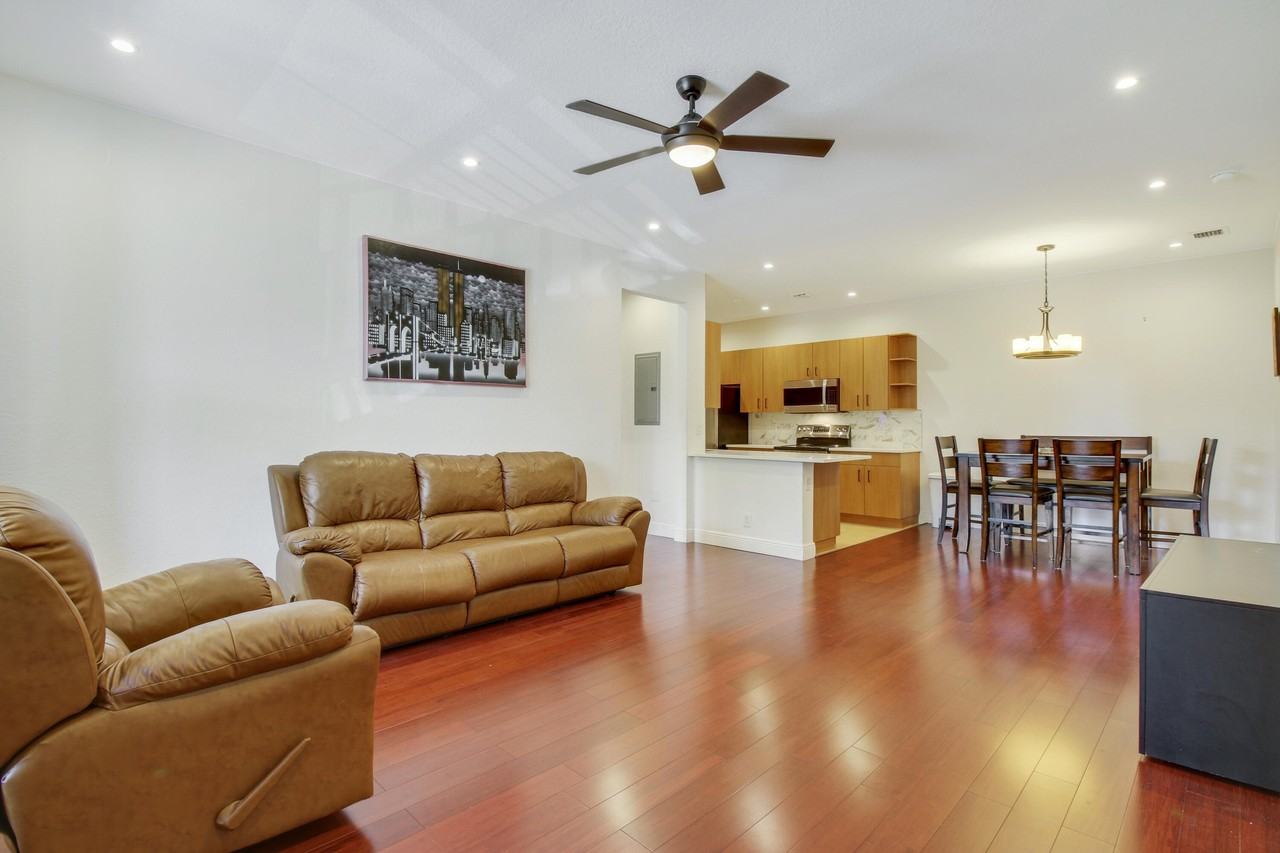 3561 Forest Hill Blvd #68 - Photo 5 of 21