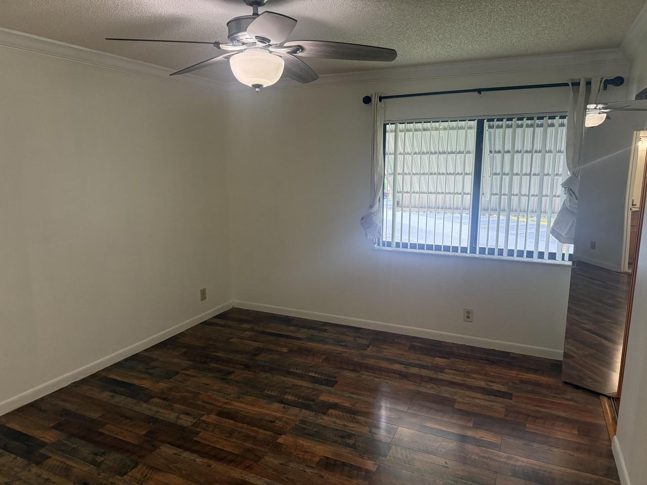 211 Pine Hov Cir Apt D-2 - Photo 4 of 11