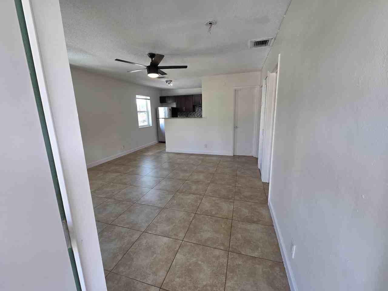 720 Ne 2nd St Apt 7 - Photo 3 of 17