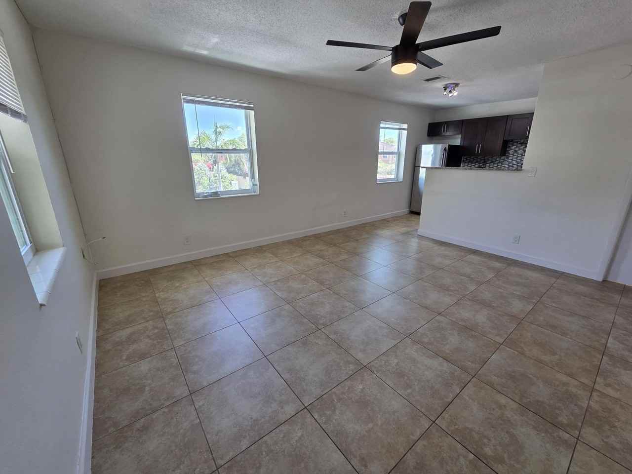 720 Ne 2nd St Apt 7 - Photo 5 of 17