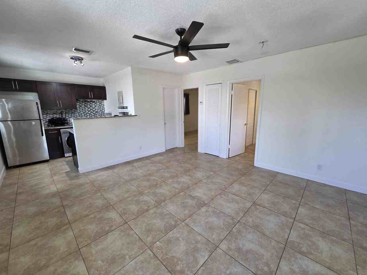 720 Ne 2nd St Apt 7 - Photo 6 of 17