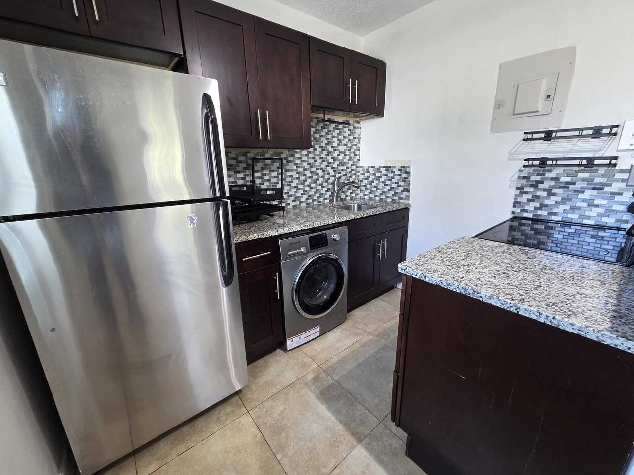 720 Ne 2nd St Apt 7 - Photo 7 of 17