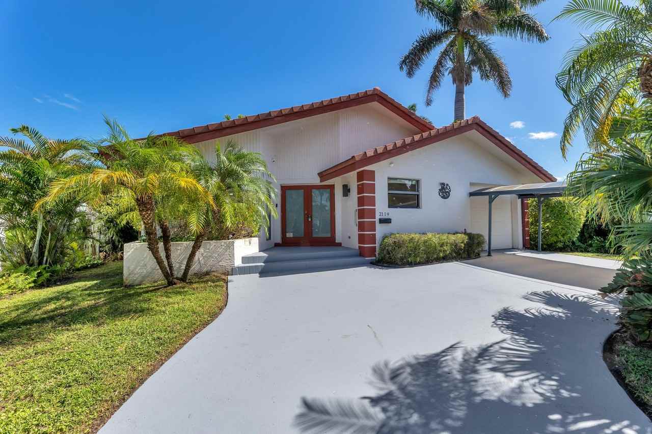 2119 N 14th Ter - Photo 2 of 40