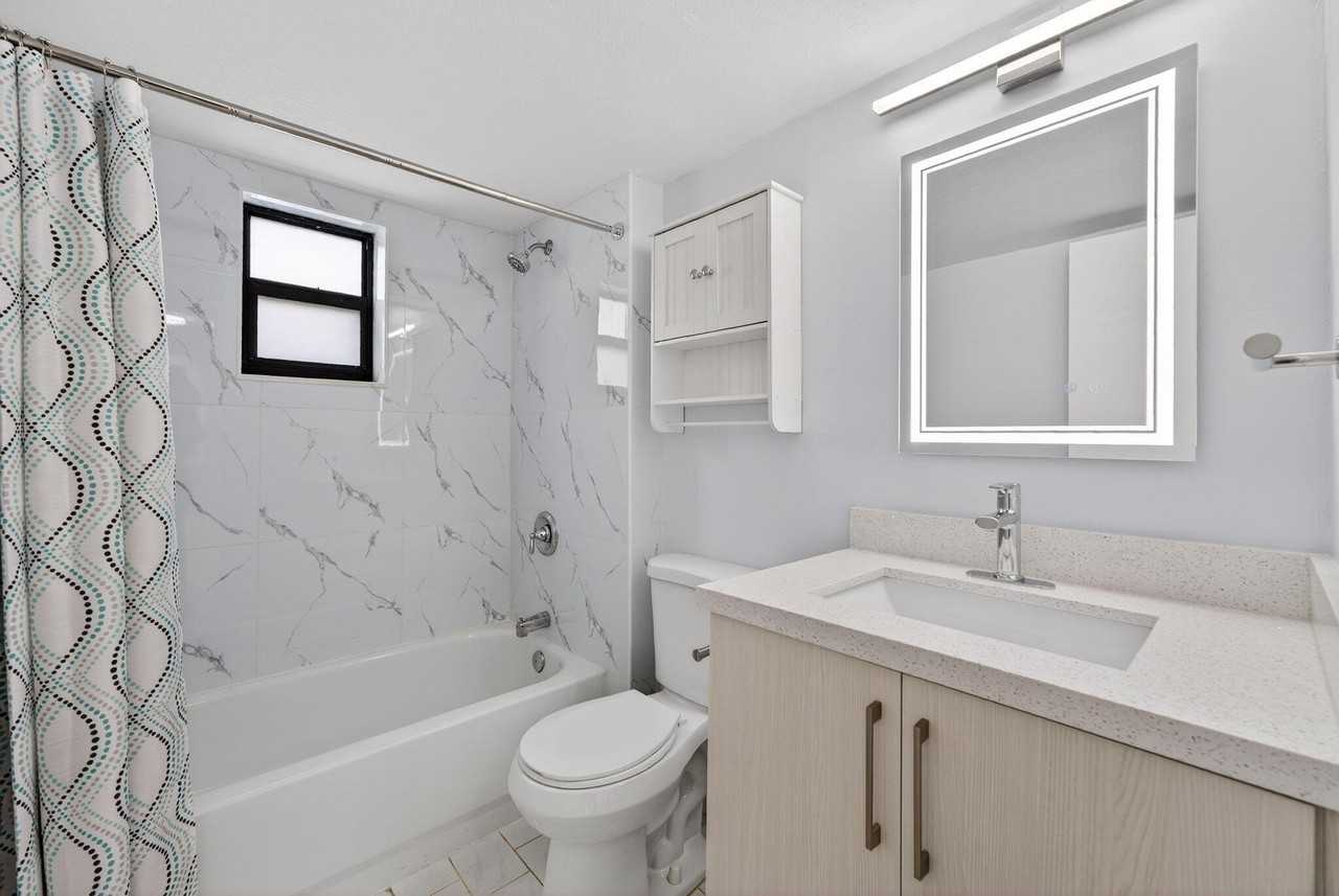 1335 W 68th St Apt 208 - Photo 7 of 20