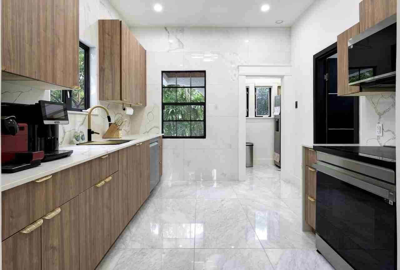 1629 S Lakeside Dr - Photo 5 of 42