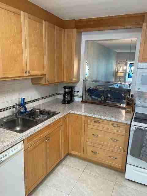 307 Lake Evelyn Dr - Photo 4 of 50