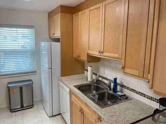 307 Lake Evelyn Dr - Photo 7 of 50