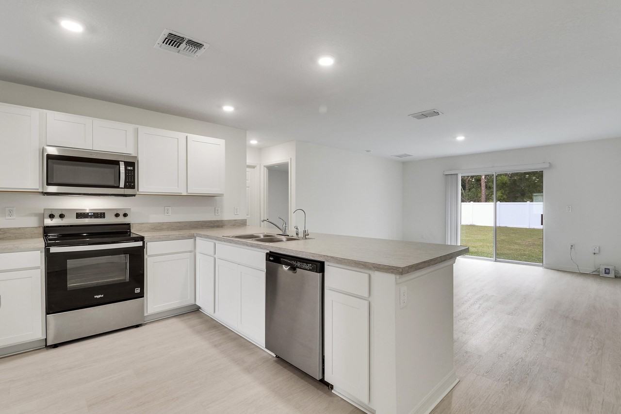 3226 Sw Nutley St - Photo 3 of 10