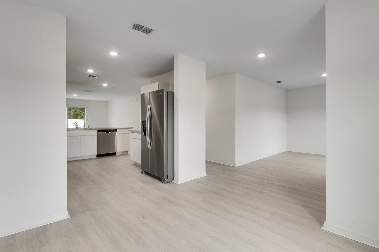 3226 Sw Nutley St - Photo 6 of 10