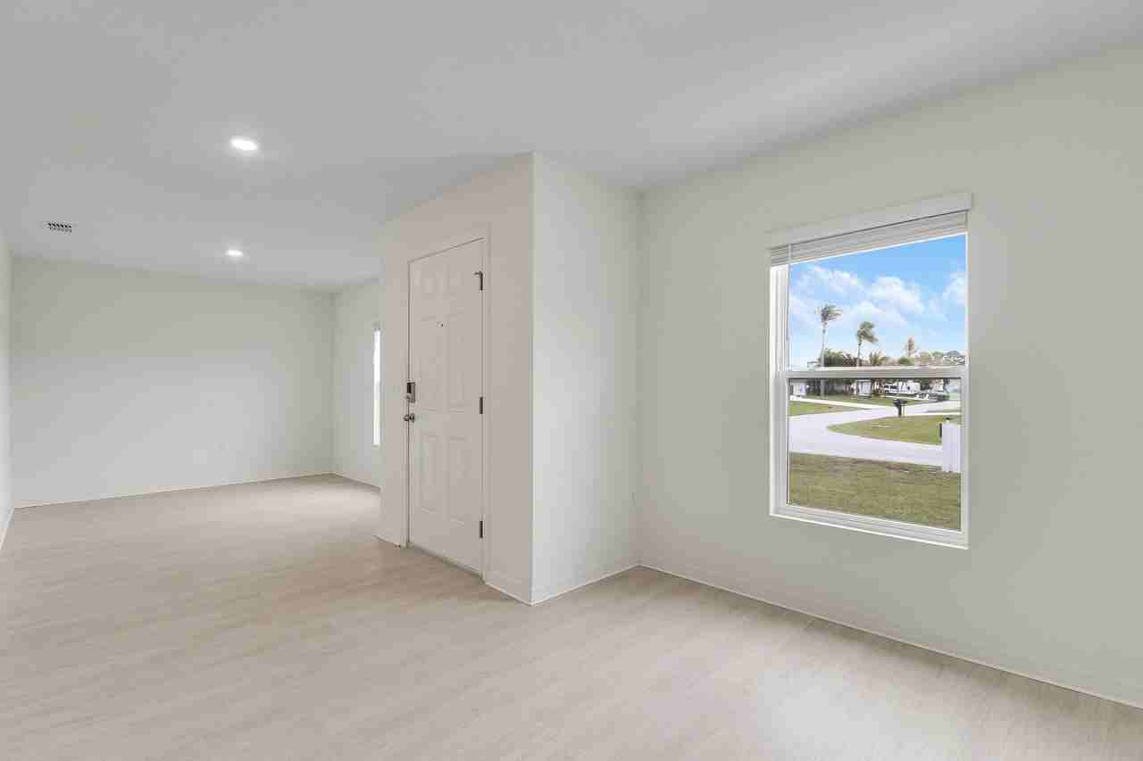 3226 Sw Nutley St - Photo 7 of 10